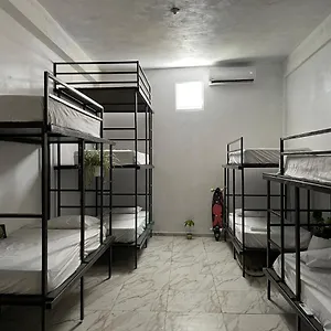  Hostel Surf House