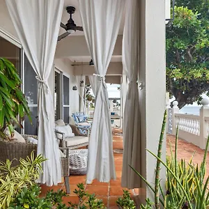  Bed & Breakfast Tres Sirenas